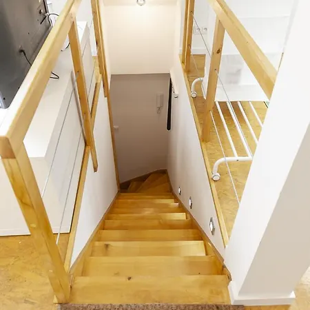 Attic With Peaceful View + Parking Διαμέρισμα *